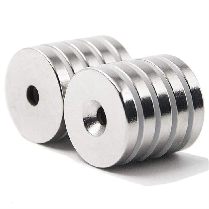 N35 Magnetau Pridd Prin Countersunk